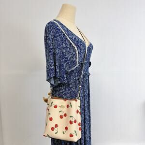 Coach CF422 Mollie Bucket 22 With Heart Cherry Print IN Chalk Multi